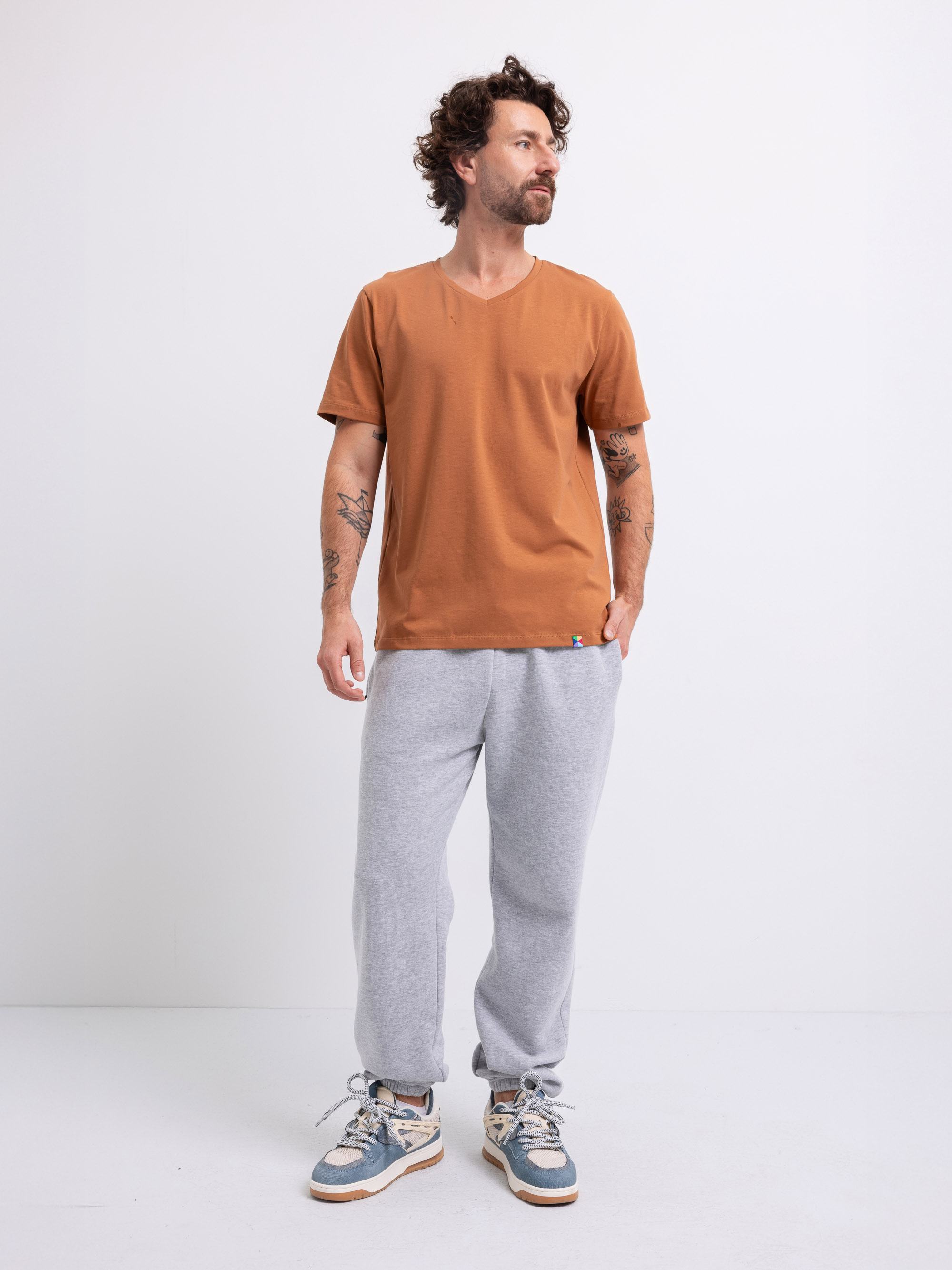 Szare spodnie z gumką na dole męskie