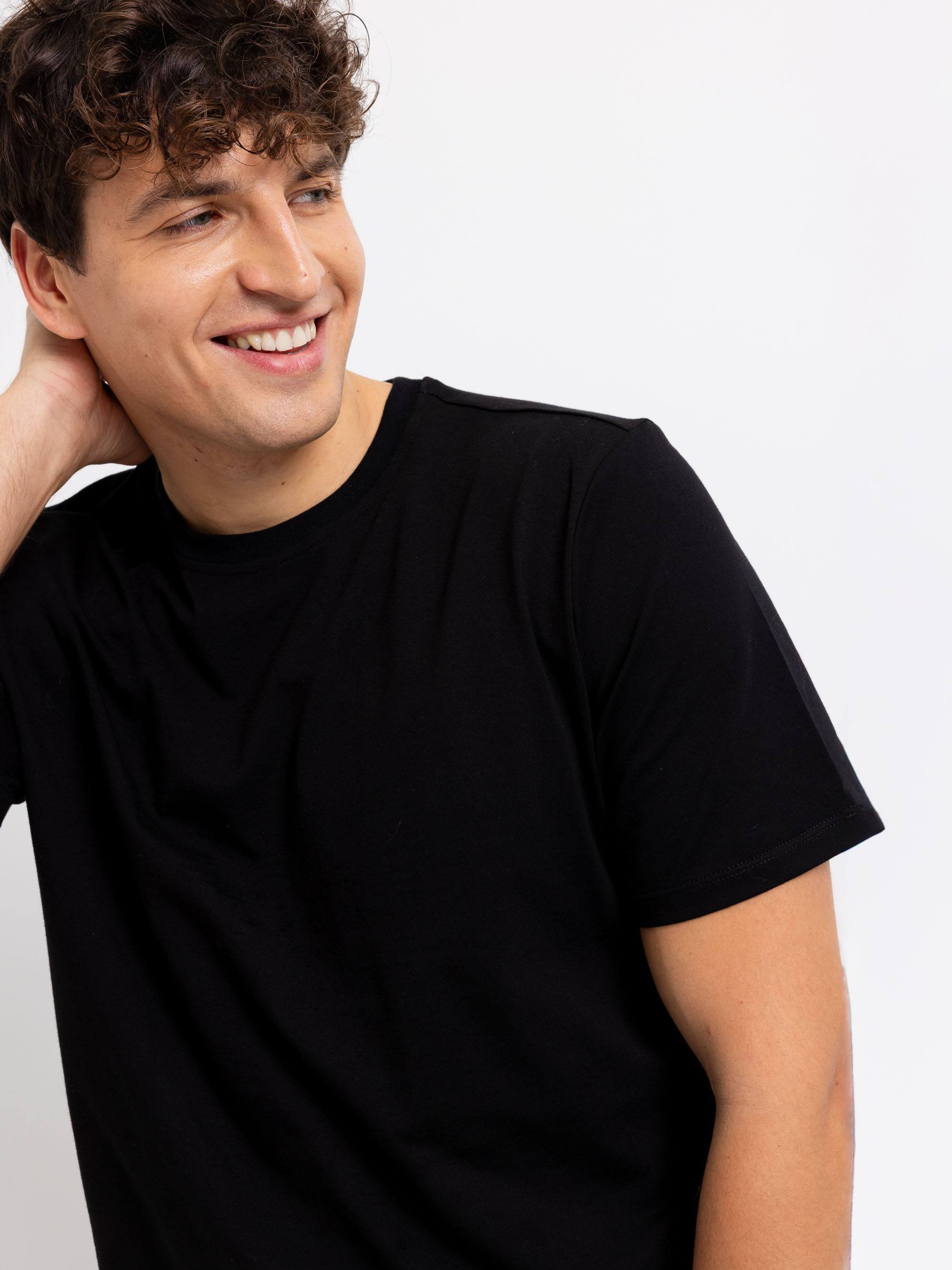 Czarna koszulka ze ściągaczem męska